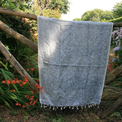 Tibetaanse omslagdoek / sjaal, licht grijs